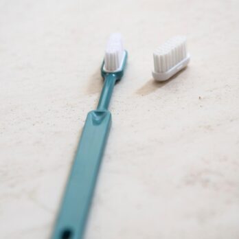 Escova de Dentes Recarregável – Média | Caliquo