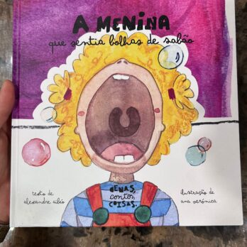 LIVRO INFANTIL “A menina que sentia bolhas de sabão”